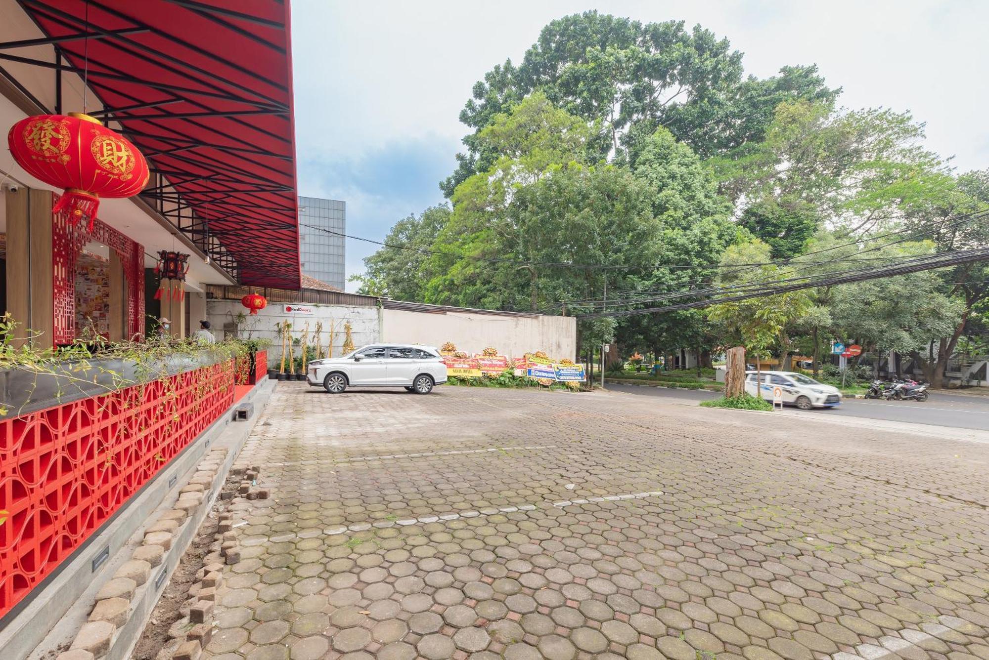 בנדונג Reddoorz Premium Near Paris Van Java Mall מראה חיצוני תמונה