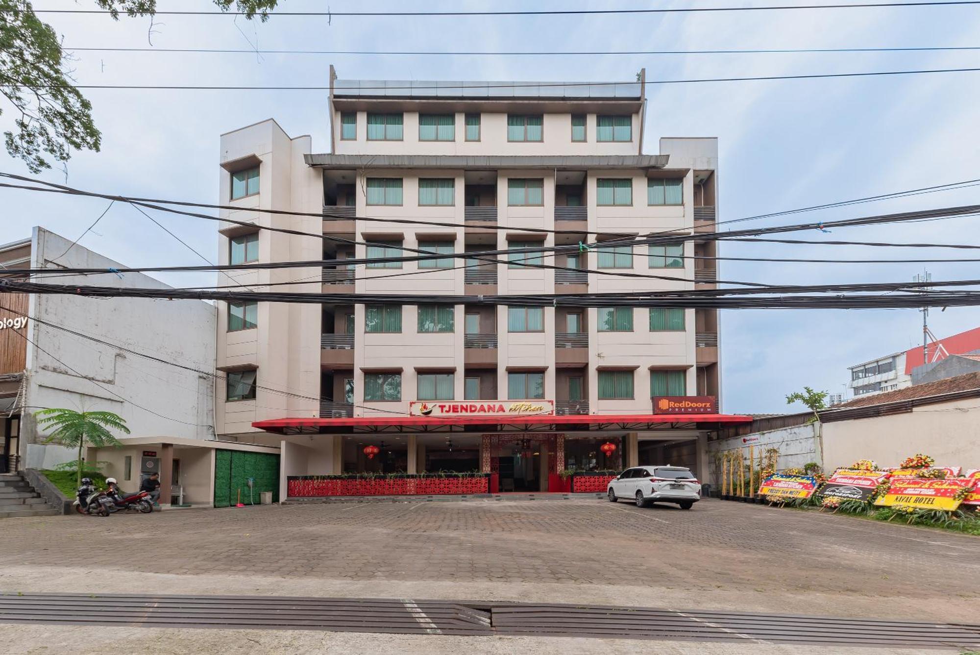 בנדונג Reddoorz Premium Near Paris Van Java Mall מראה חיצוני תמונה